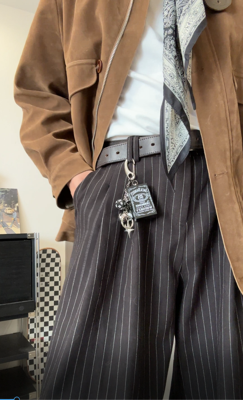 ストリートコーデに映えるメタルアクセントキーホルダー｜ミニサイズで存在感抜群のファッション小物｜バッグ・ベルトチェーン対応｜男女兼用